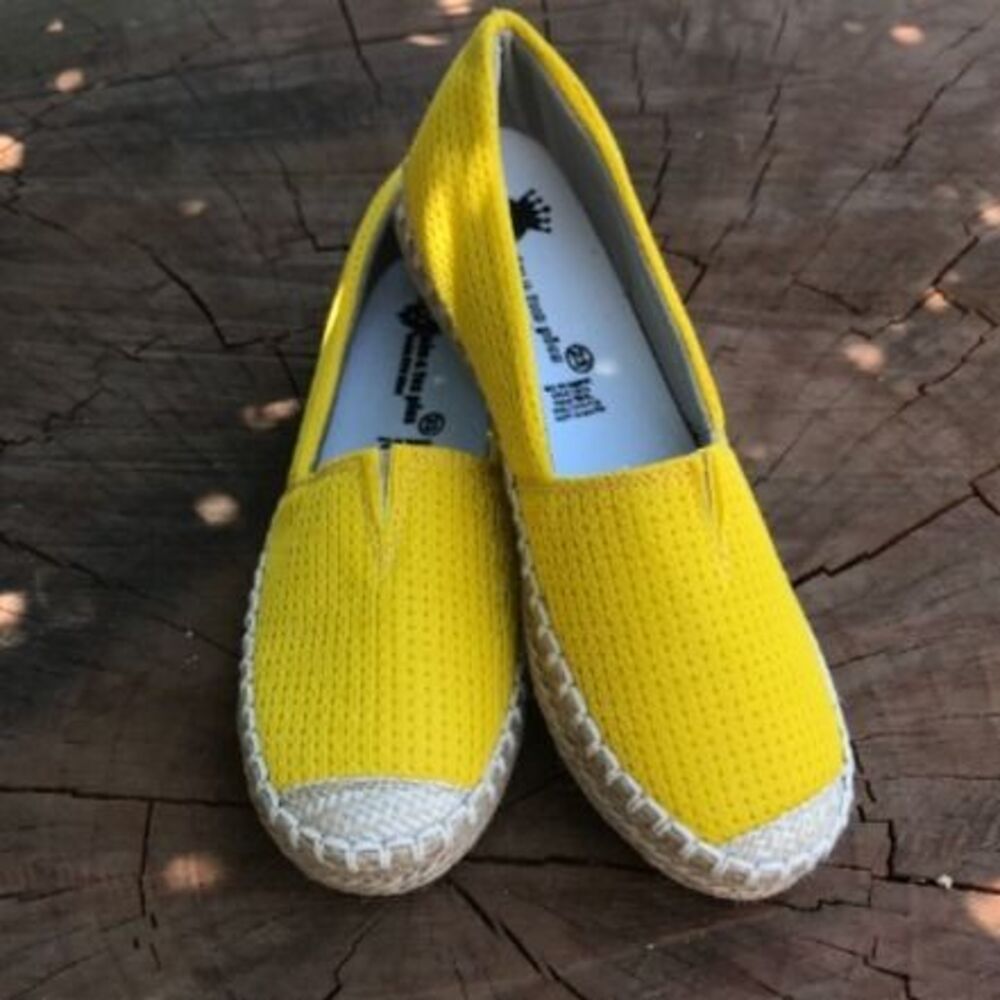 Women's Yellow Canvas Slip On Espadrilles Classic Flat Shoes Size 6 NWT